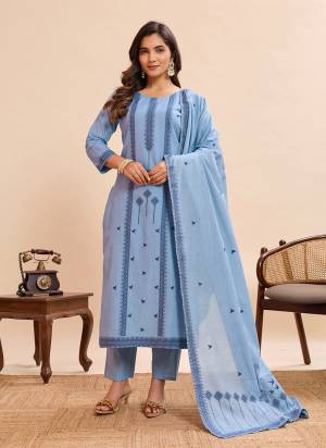 Looking These Suit in Fine Colored Pair With Bottom And Dupatta.These Top Are Cotton And Bottom Are Fabricated On Cotton Pair With Cotton Dupatta.Its Beautified With Woven Designer.