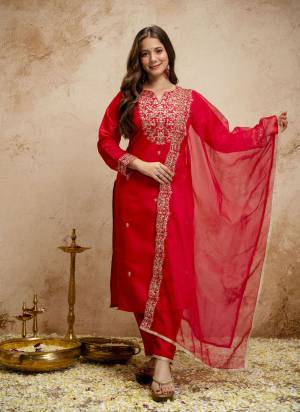 Looking These Suit in Fine Colored Pair With Bottom And Dupatta.These Top Are Chanderi And Bottom Are Fabricated On Chanderi Pair With Organza Dupatta.Its Beautified With Designer Embroidery Work.