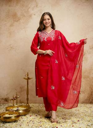 Looking These Suit in Fine Colored Pair With Bottom And Dupatta.These Top Are Chanderi And Bottom Are Fabricated On Chanderi Pair With Organza Dupatta.Its Beautified With Designer Embroidery Work.