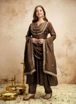 Looking These Suit in Fine Colored Pair With Bottom And Dupatta.These Top Are Vichitra Silk And Bottom Are Fabricated On Vichitra Silk Pair With Vichitra Dupatta.Its Beautified With Designer Embroidery Work.