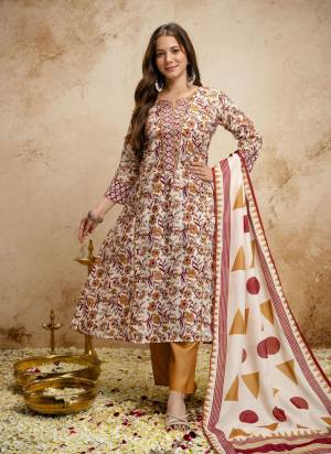 Looking These Suit in Fine Colored Pair With Bottom And Dupatta.These Top Are Megic Cotton And Bottom Are Fabricated On Megic Cotton Pair With Mul Cotton Dupatta.Its Beautified With Designer Printed.