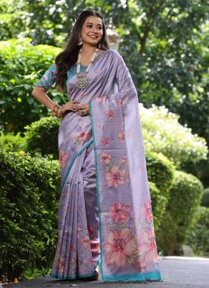 Looking These Festive And Party Wear Saree in Fine Colored.These Saree And Blouse is Fabricated On Tussar Silk.Its Beautified With Designer Floral Printed.
