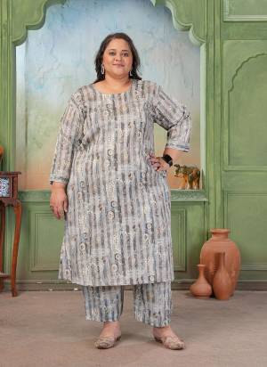 Attrective These Beautiful Looking Readymade Plus Size Kurti With Bottom.These Kurti And Bottom is Fabricated On Rayon Slub.Its Beautified With Designer Printed.