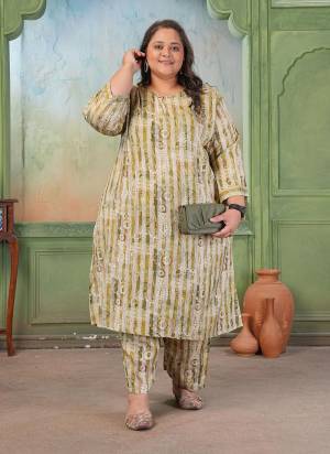 Attrective These Beautiful Looking Readymade Plus Size Kurti With Bottom.These Kurti And Bottom is Fabricated On Rayon Slub.Its Beautified With Designer Printed.