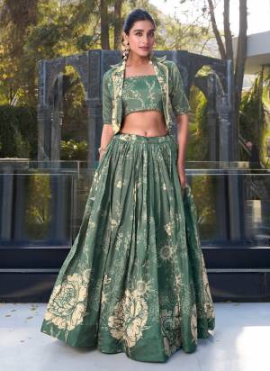 Looking These Party Wear Lehenga Choli in Fine Colored. These Lehenga And Blouse Are Tussar Silk And Koti Are Fabricated On Tussar Silk Fabriced. It is Beautified With Designer Floral Printed.