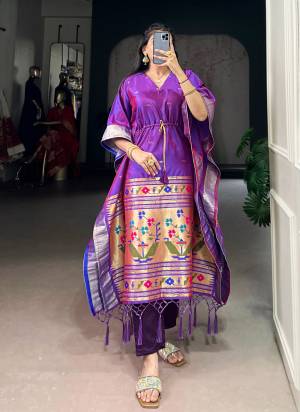 Attractive These Beautiful Looking Readymade Long Kaftaan.These Kaftaan Fabricated On Soft Silk.Its Beautified With Woven Jacquard Paithani Designer.