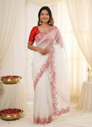 Looking These Party Wear Saree in Fine Colored.These Saree Are Crunchy Silk And Blouse is Fabricated On Satin Banglori.Its Beautified With Designer C Pallu Thread Embroidery Work.