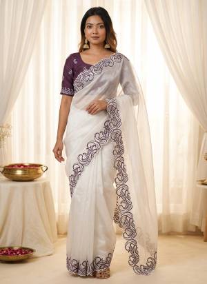 Looking These Party Wear Saree in Fine Colored.These Saree Are Crunchy Silk And Blouse is Fabricated On Satin Banglori.Its Beautified With Designer C Pallu Thread Embroidery Work.