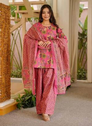Atrective These Beautiful Looking Readymade Suits.These Top Are Cotton Silk And Bottom Are Cotton Silk Fabricated On Cotton Silk Dupatta.Its Beautified With Designer Digital Printed.