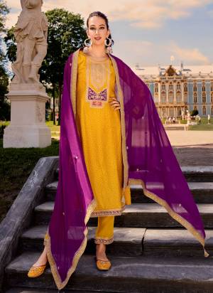 Attractive These Party Wear Salwar Suit in Fine Colored Pair With Bottom And Dupatta.These Top Are Bambarg Russian Silk And Dupatta Are Fabricated On Organza Pair With Silk Bottom.Its Beautified With Digital Bandhej Printed With Embroidery Patch Work.