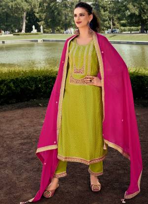 Attractive These Party Wear Salwar Suit in Fine Colored Pair With Bottom And Dupatta.These Top Are Bambarg Russian Silk And Dupatta Are Fabricated On Organza Pair With Silk Bottom.Its Beautified With Digital Bandhej Printed With Embroidery Patch Work.