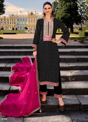 Attractive These Party Wear Salwar Suit in Fine Colored Pair With Bottom And Dupatta.These Top Are Bambarg Russian Silk And Dupatta Are Fabricated On Organza Pair With Silk Bottom.Its Beautified With Digital Bandhej Printed With Embroidery Patch Work.