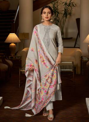 Attractive These Party Wear Salwar Suit in Fine Colored Pair With Bottom And Dupatta.These Top Are Cambric Cotton And Dupatta Are Fabricated On Cotton Pair With Lown Cotton Bottom.Its Beautified With Digital Printed With Embroidery Work.