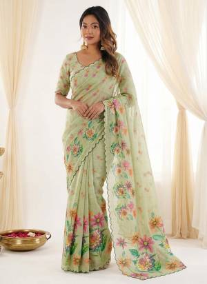 Looking These Party Wear Saree in Fine Colored.These Saree Are Linen Silk And Blouse is Fabricated On Linen Silk.Its Beautified With Designer Digital Printed,Khatli Work.