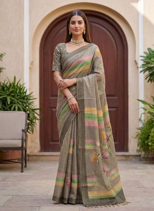 Garb These Fastive And Party Wear Saree in Fine Colored.These Saree And Blouse is Fabricated On Virana Silk.Its Beautified With Designer Printed With Dori Work.