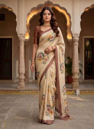 Garb These Fastive And Party Wear Saree in Fine Colored.These Saree And Blouse is Fabricated On Virana Silk.Its Beautified With Designer Printed With Dori Work.