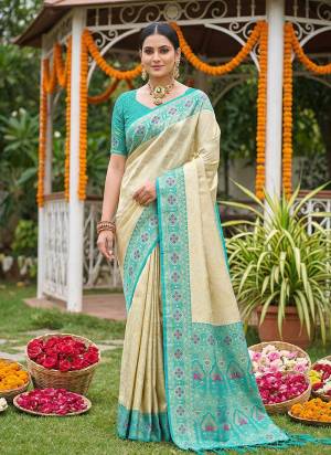 Attractive These Fastive And Party Wear Saree in Fine Colored.These Saree And Blouse is Fabricated On Soft Silk.Its Beautified With Woven Resham Jacquard Designer.