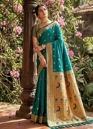 Garb These Fastive And Party Wear Saree in Fine Colored.These Saree And Blouse is Fabricated On Soft Silk.Its Beautified With Woven Designer.