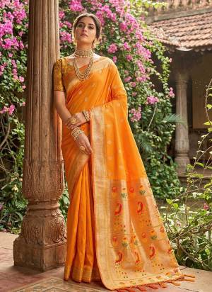 Garb These Fastive And Party Wear Saree in Fine Colored.These Saree And Blouse is Fabricated On Soft Silk.Its Beautified With Woven Designer.