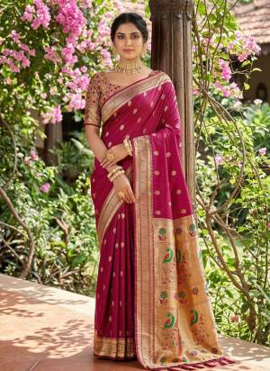 Garb These Fastive And Party Wear Saree in Fine Colored.These Saree And Blouse is Fabricated On Soft Silk.Its Beautified With Woven Designer.