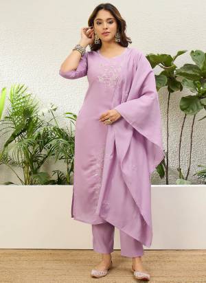 Garb These Beautiful Readymade Suits With Dupatta.These Suit is Fabricated On Top Are Roman Silk And Bottom Are Roman Silk And Muslin Dupatta .Its Beautified With Designer Embroidery Work.