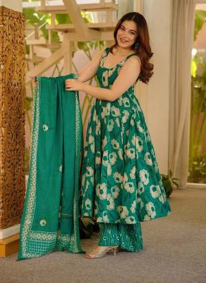 Garb These Beautiful Looking Readymade Suits.These Top Are Muslin And Bottom is Fabricated On Muslin And Muslin Dupatta.Its Beautified With Designer Digital Printed.