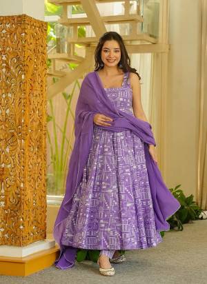 Garb These Beautiful Looking Readymade Suits.These Top Are Muslin And Bottom is Fabricated On Muslin And Georgette Dupatta.Its Beautified With Designer Digital Printed.