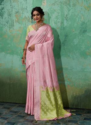 Attractive These Fastive And Party Wear Saree in Fine Colored.These Saree And Blouse is Fabricated On Linen Cotton.Its Beautified With Woven Jari Designer.