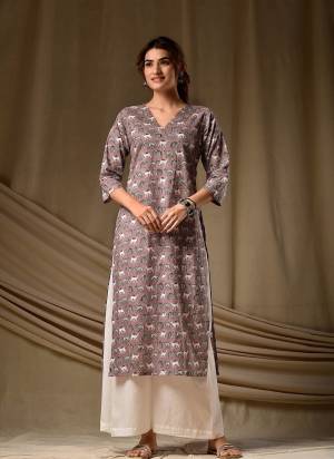 Attrective Looking These Beautiful Looking Readymade Long Kurti.These Kurti Are Rayon Fabricated.Its Beautified With Designer Digital Printed.