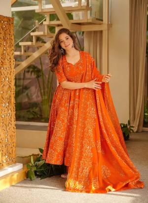 Garb These Beautiful Looking Readymade Suits.These Top Are Muslin And Bottom is Fabricated On Muslin And Muslin Dupatta.Its Beautified With Designer Digital Printed.