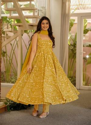 Garb These Beautiful Looking Readymade Suits.These Top Are Muslin And Bottom is Fabricated On Muslin And Georgette Dupatta.Its Beautified With Designer Digital Printed.