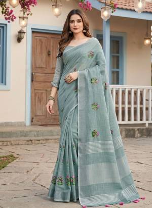 Attractive These Fastive And Party Wear Saree in Fine Colored.These Saree And Blouse is Fabricated On Linen.Its Beautified With Woven Pallu Border Designer With Embroidery Work.