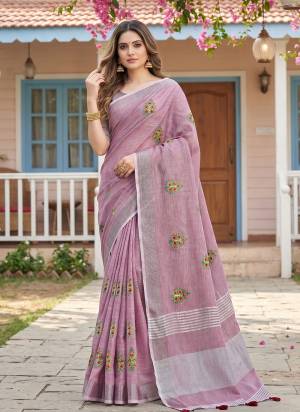 Attractive These Fastive And Party Wear Saree in Fine Colored.These Saree And Blouse is Fabricated On Linen.Its Beautified With Woven Pallu Border Designer With Embroidery Work.