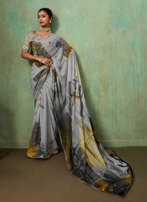Garb These Fancy Party Wear Saree in Fine Colored.These Saree Are Georgette And Blouse is Georgette Fabricated.Its Beautified With Designer Printed With Sparkel.