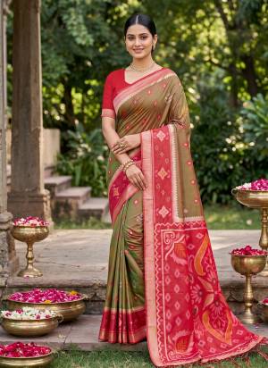 Garb These Fastive And Party Wear Saree in Fine Colored.These Saree And Blouse is Fabricated On Soft Silk.Its Beautified With Woven Resham Designer.