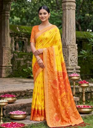 Garb These Fastive And Party Wear Saree in Fine Colored.These Saree And Blouse is Fabricated On Soft Silk.Its Beautified With Woven Resham Designer.