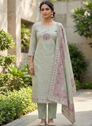 Garb These Suit in Fine Colored Pair With Bottom And Dupatta.These Top Are Banarasi Cotton And Dupatta Are Fabricated On Banarasi Pair With Rayon Bottom.Its Beautified With Designer Printed, Hand Work.
