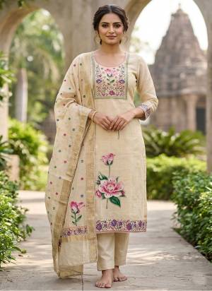 Looking These Suit in Fine Colored Pair With Bottom And Dupatta.These Top Are Banarasi Cotton And Dupatta Are Fabricated On Banarasi Pair With Rayon Bottom.Its Beautified With Designer Printed, Hand Work.