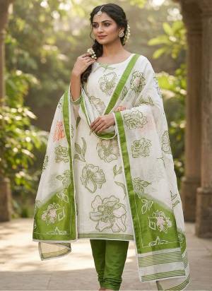 Looking These Suit in Fine Colored Pair With Bottom And Dupatta.These Top Are Banarasi Cotton And Dupatta Are Fabricated On Banarasi Pair With Rayon Bottom.Its Beautified With Designer Printed, Hand Work.