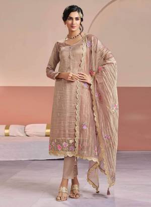 Attractive These Party Wear Designer Salwar Suit in Fine Colored Pair With Bottom And Dupatta.These Top Are Gold Silk And Dupatta Are Fabricated On Gold Silk Pair With Santoon Bottom.Its Beautified With Designer Jari,Multy Thread Embroidery Work.