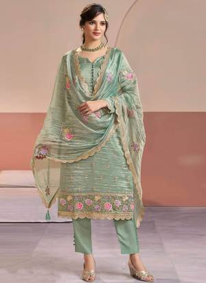 Attractive These Party Wear Designer Salwar Suit in Fine Colored Pair With Bottom And Dupatta.These Top Are Gold Silk And Dupatta Are Fabricated On Gold Silk Pair With Santoon Bottom.Its Beautified With Designer Jari,Multy Thread Embroidery Work.