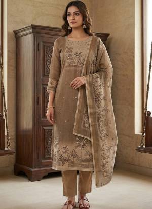 Attractive These Suit in Fine Colored Pair With Bottom And Dupatta.These Top Are Cotton Linen Simmer And Dupatta Are Fabricated On Cotton Linen Simmer Pair With Rayon Bottom.Its Beautified With Designer Printed, Hand Work.
