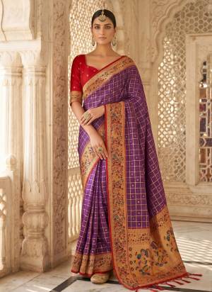 Attractive These Fastive And Party Wear Saree in Fine Colored.These Saree And Blouse is Fabricated On Banarasi Silk.Its Beautified With Woven Jari Designer.