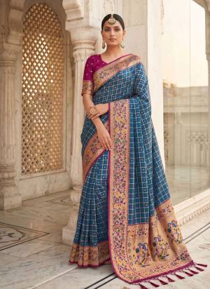 Attractive These Fastive And Party Wear Saree in Fine Colored.These Saree And Blouse is Fabricated On Banarasi Silk.Its Beautified With Woven Jari Designer.