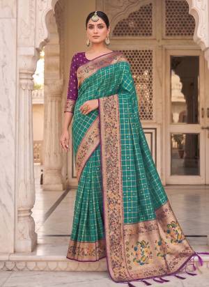 Attractive These Fastive And Party Wear Saree in Fine Colored.These Saree And Blouse is Fabricated On Banarasi Silk.Its Beautified With Woven Jari Designer.