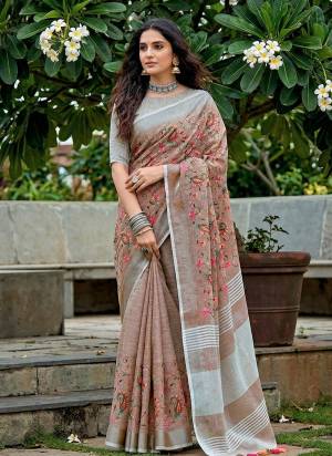 Garb These Fastive And Party Wear Saree in Fine Colored.These Saree And Blouse is Fabricated On Linen.Its Beautified With Woven Pallu Border Designer With Thread Embroidery Work.
