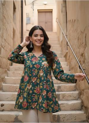 Looking These Beautiful Looking Readymade Short Kurta.These Kurta is Fabricated On Cotton.Its Beautified With Designer Printed.