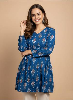 Looking These Beautiful Looking Readymade Short Kurta.These Kurta is Fabricated On Cotton.Its Beautified With Designer Printed.