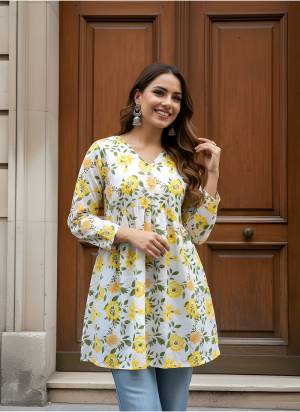 Looking These Beautiful Looking Readymade Short Kurta.These Kurta is Fabricated On Cotton.Its Beautified With Designer Printed.