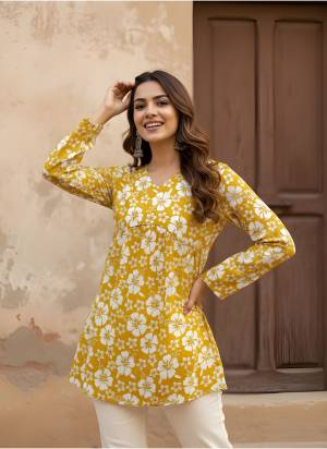 Looking These Beautiful Looking Readymade Short Kurta.These Kurta is Fabricated On Cotton.Its Beautified With Designer Printed.